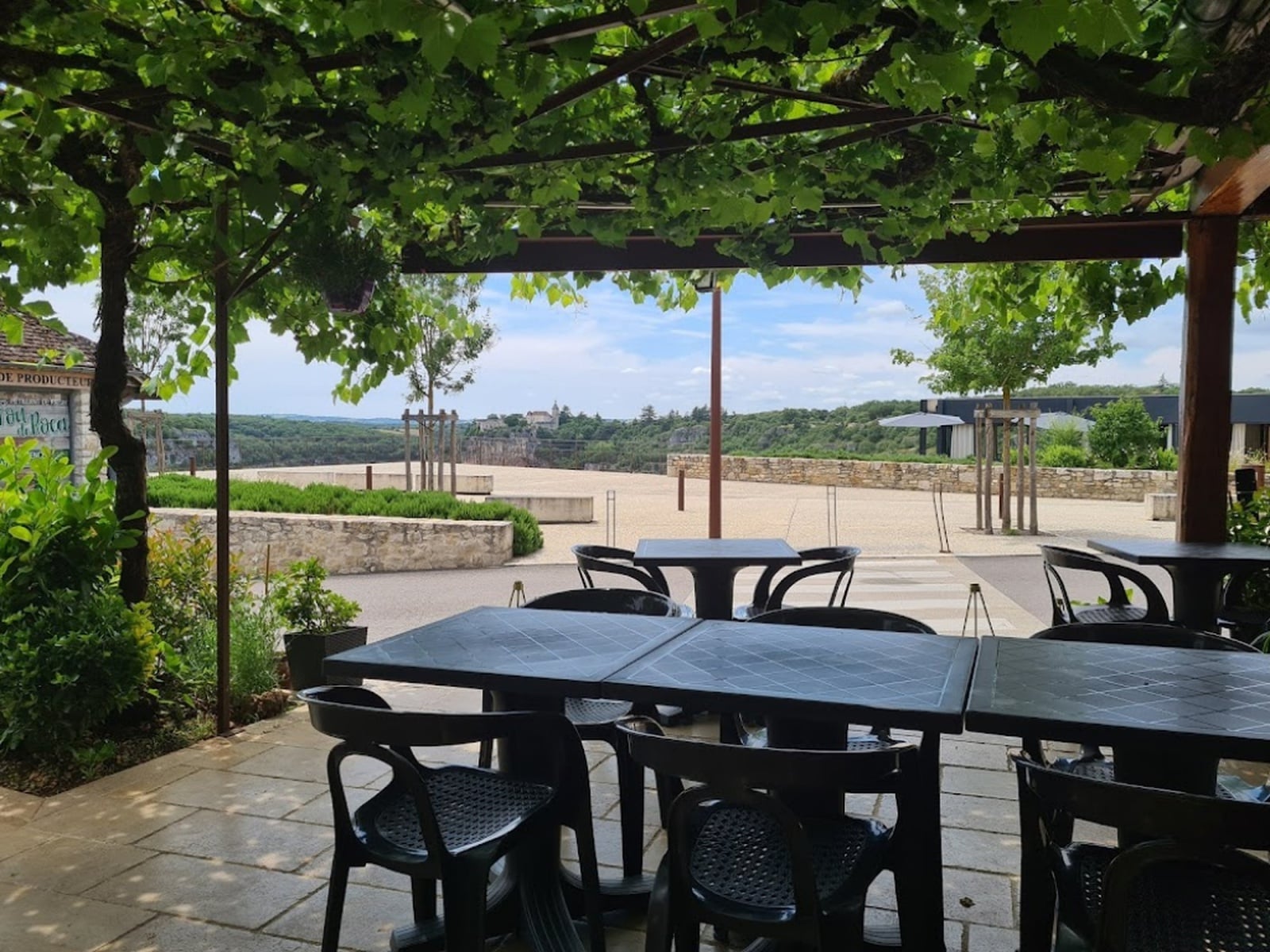 Hôtel Restaurant Le Bellevue - Cover