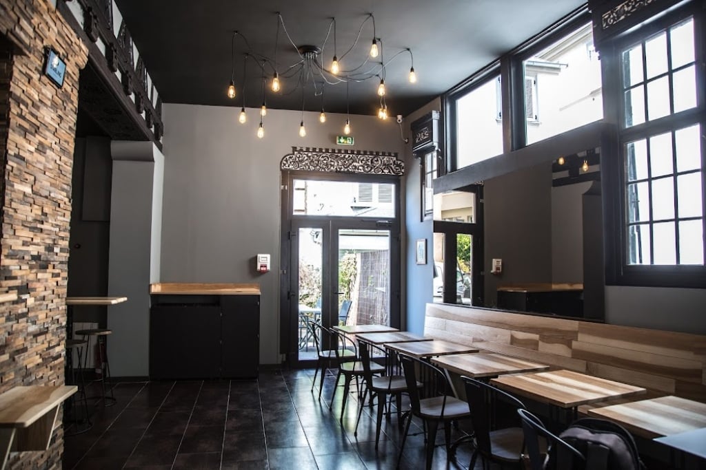 Starling Burgers Krutenau - Cover