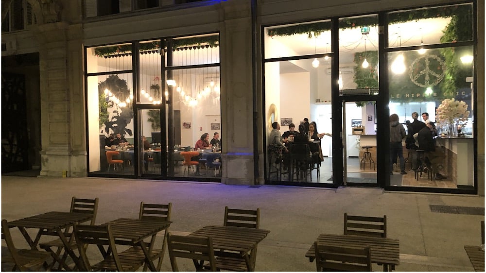 Le Hippie Chic Café - Cover