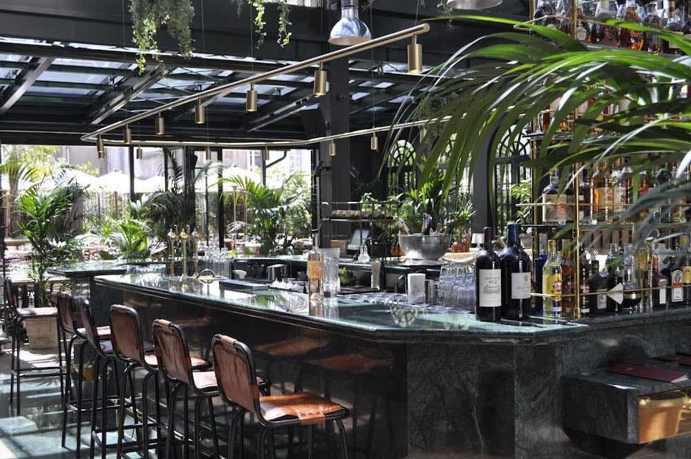 Eugène Eugène - Puteaux - Cover