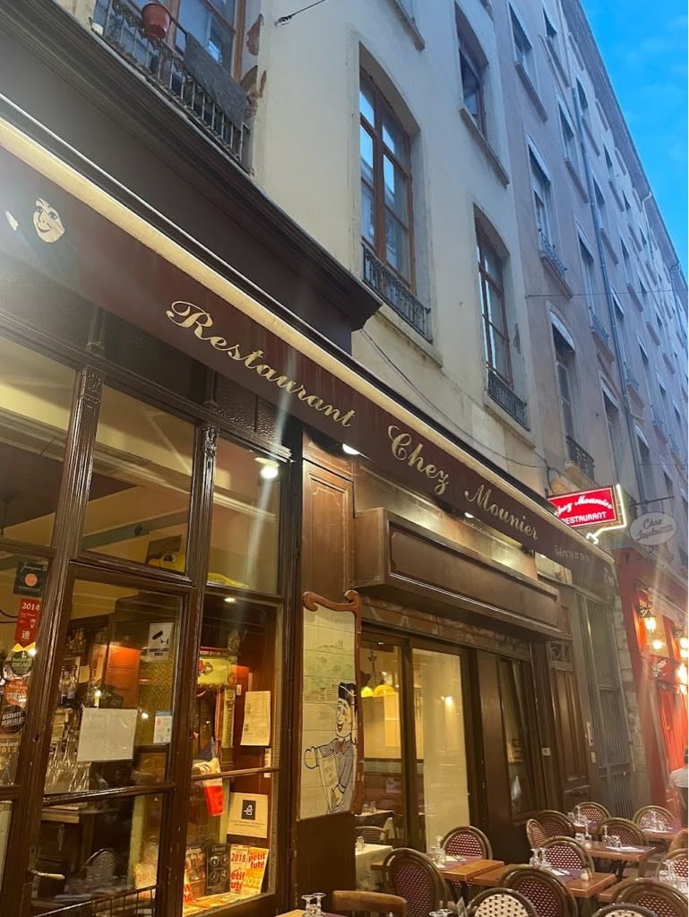 Chez Mounier - Cover