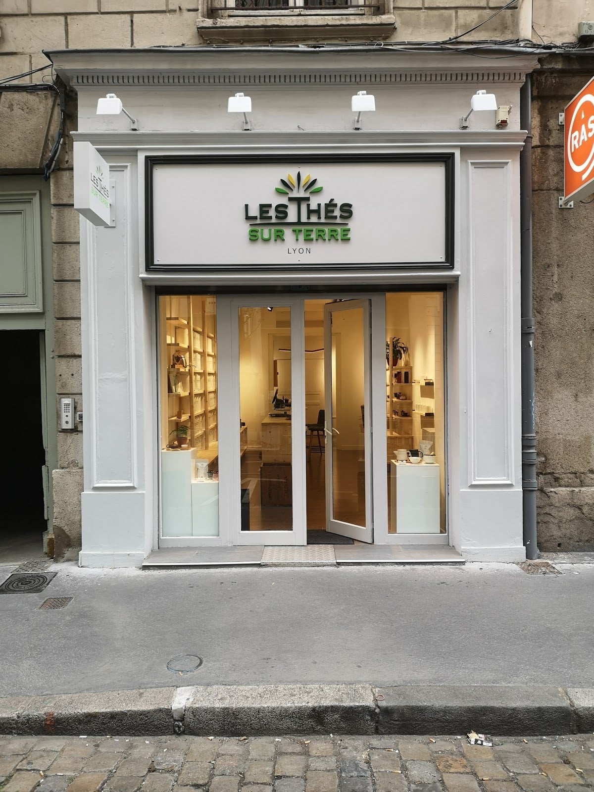 Les thés sur terre - Cover