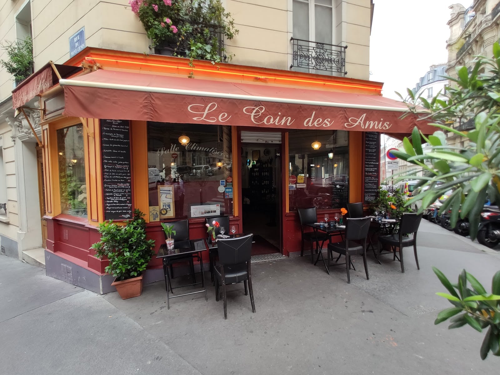 Le Coin des Amis Montmartre - Cover