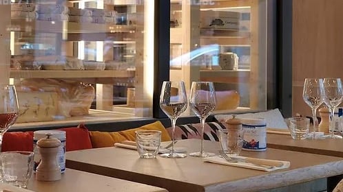 MONBLEU Faubourg Montmartre - Cover