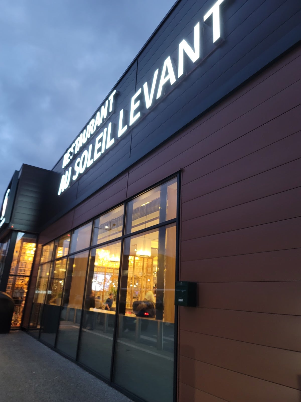 Au soleil levant - Cover