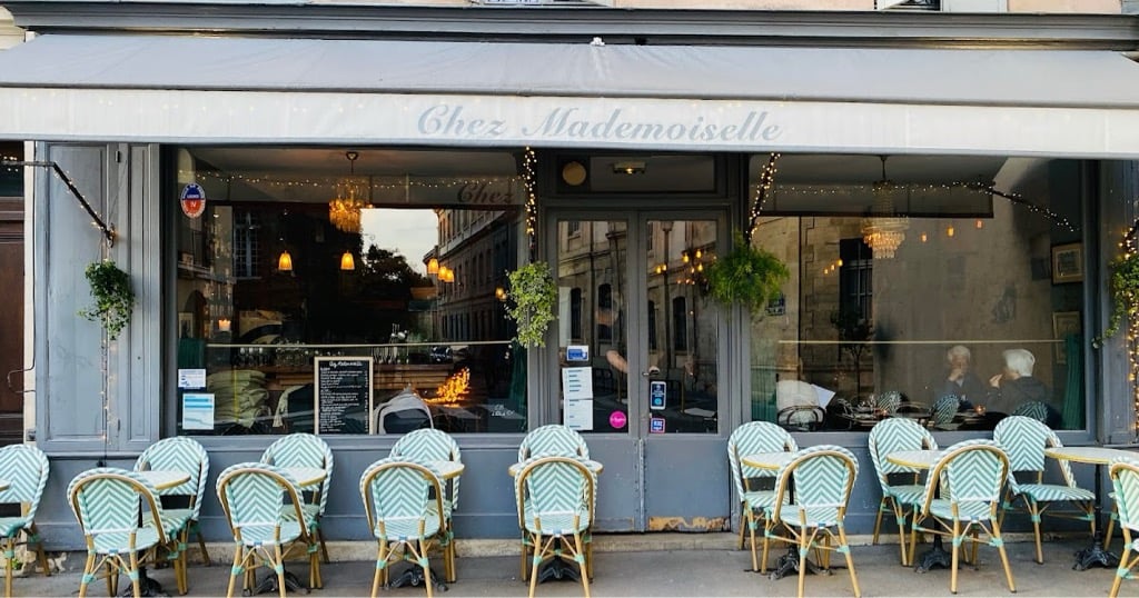 Chez Mademoiselle - Cover