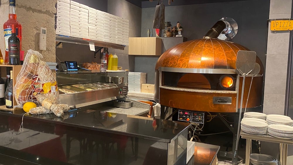 Pizzeria Napoli Chez Nicolo & Franco Morreale - Cover