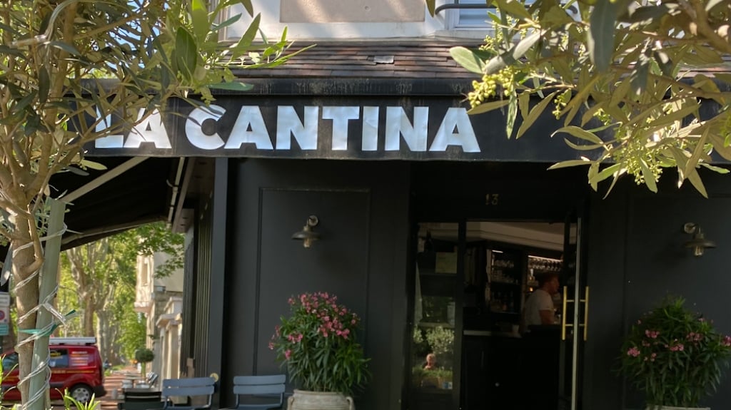 La Cantina - Cover