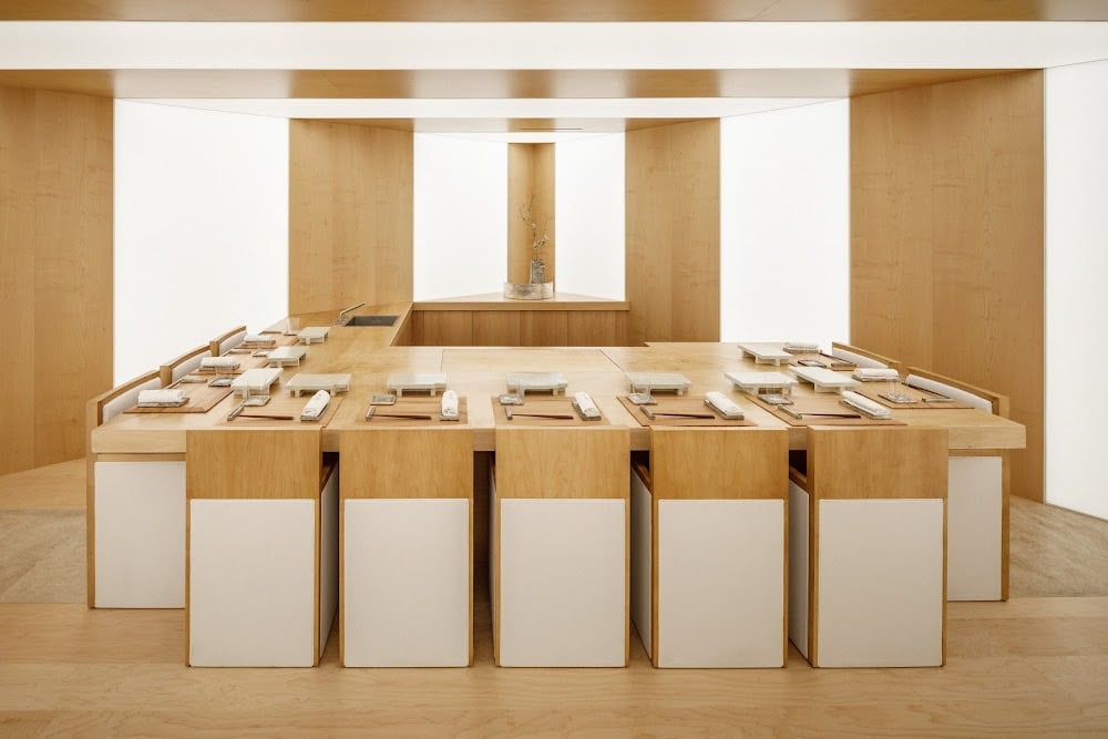 Sushi Yoshinaga - Cover