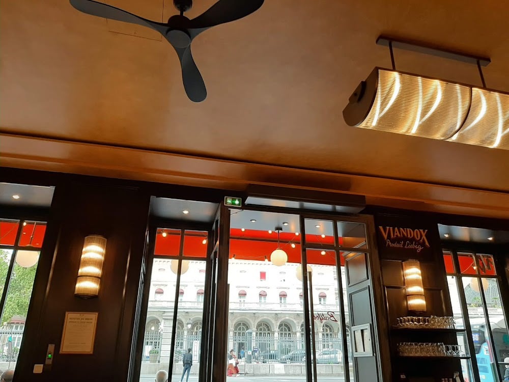 Bouillon Chartier Gare de l'Est - Cover