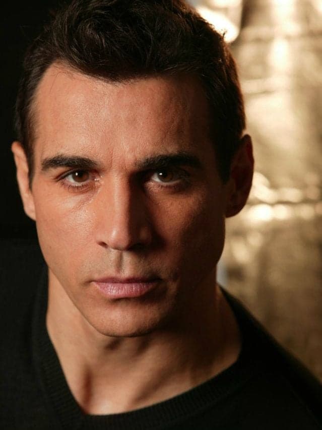 Adrian Paul