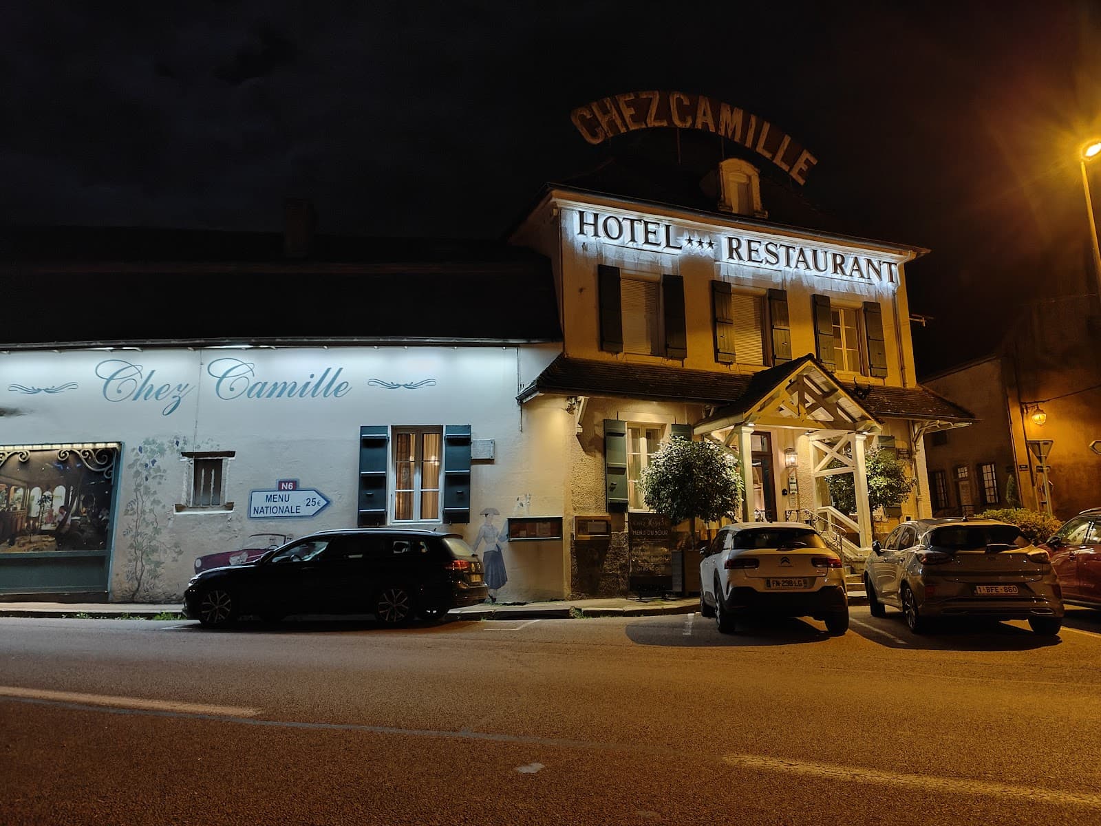 Hôtel & Restaurant - Chez Camille - Cover