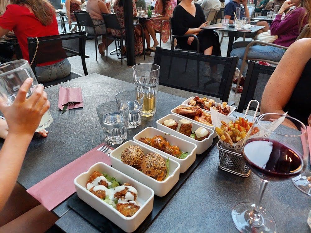 La Table au Plafond - Cover