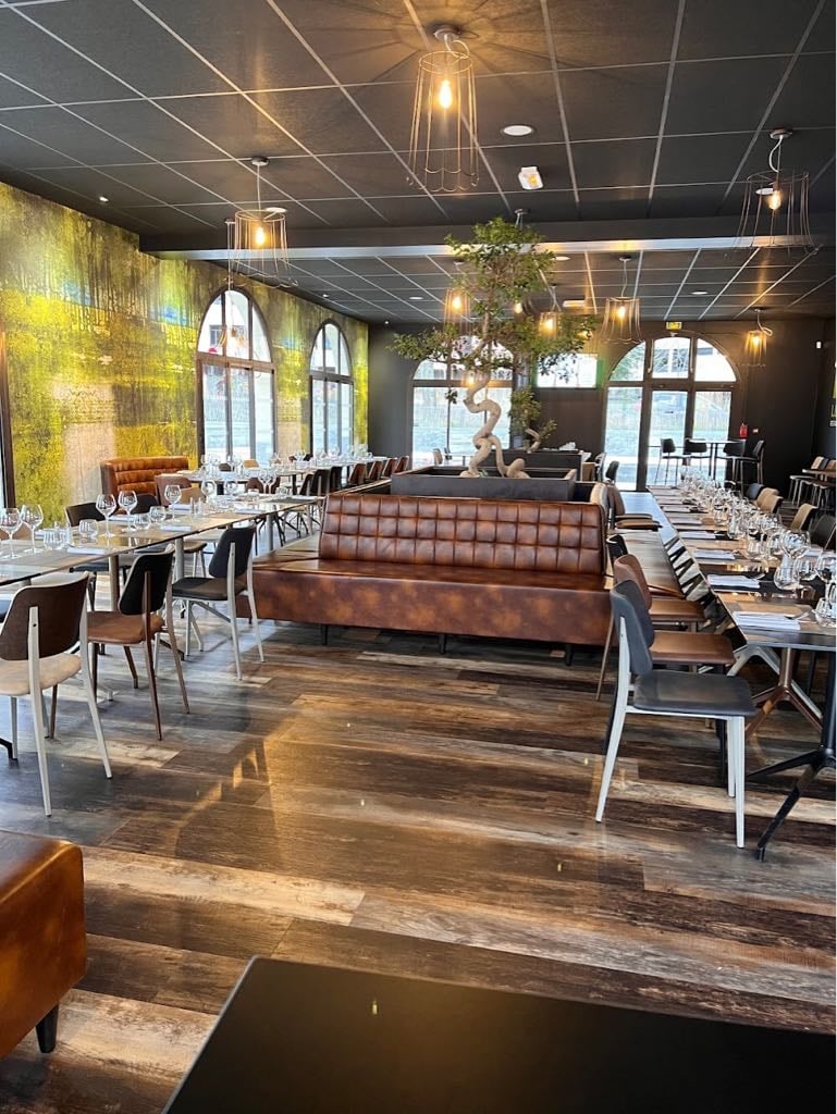 Le Mess - Restaurant Laval - Cover